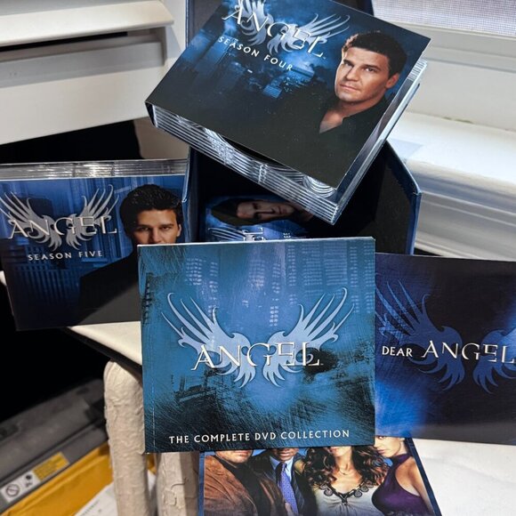 🧛‍♂️✨ RARE Collector’s Edition – Angel: The Complete Series (Limited Edition)🧛 - Picture 5 of 16